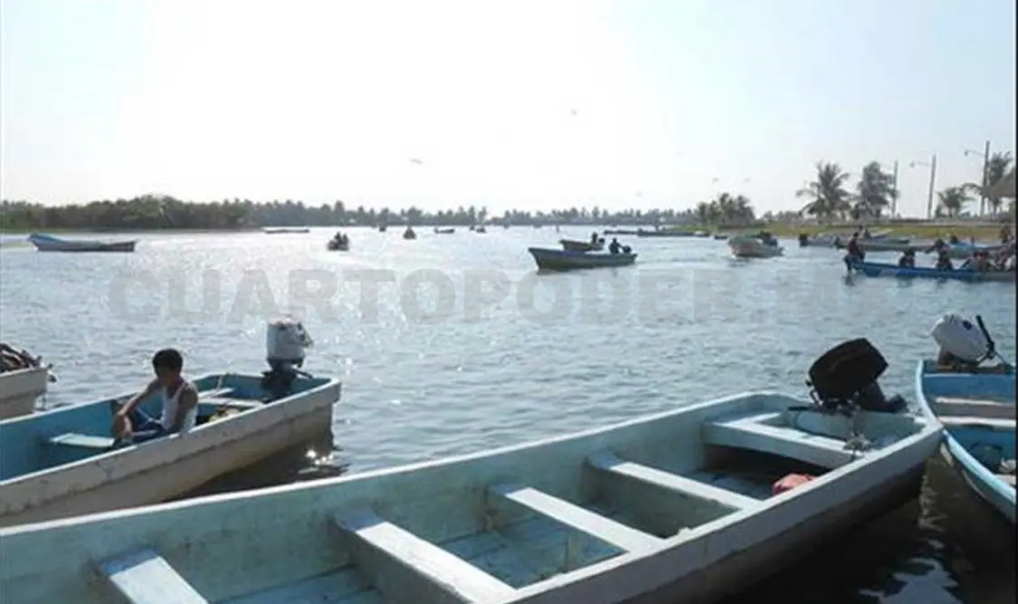 Chalecos salvavidas brindan mayor seguridad a turistas que llegan a Boca del Cielo. Noel Vázquez / CP