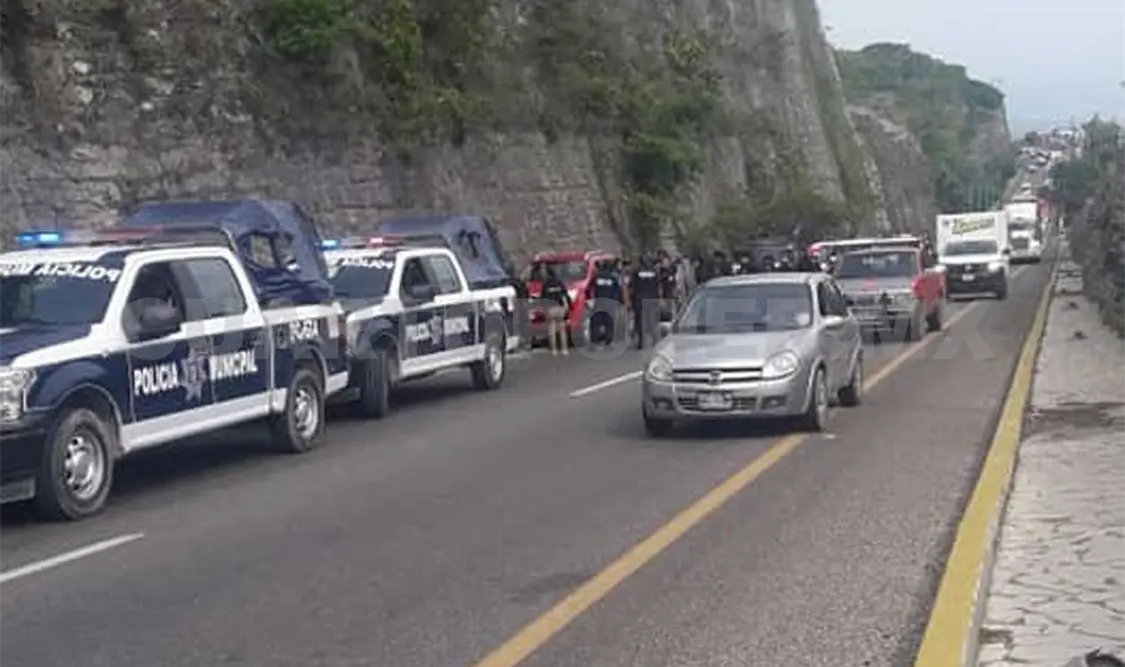 La camioneta Nissan tipo Frontier había sido reportada como robada; en persecución lograron recuperarla. Edberg Mayorga / CP
