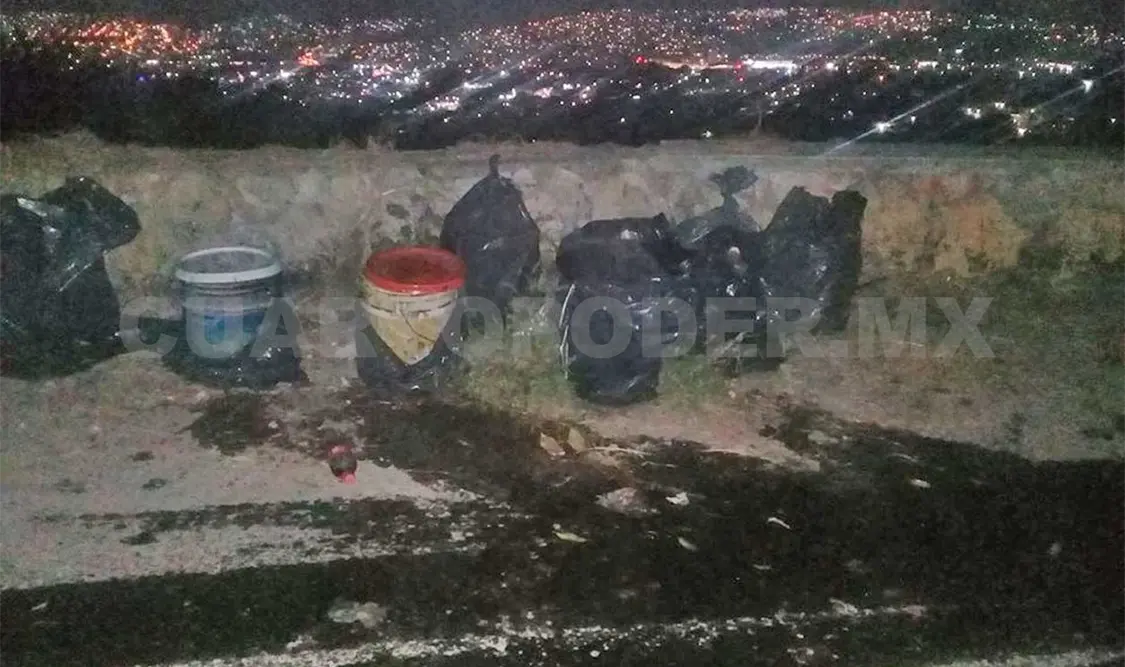 Abandonan aceite usado sobre la vía