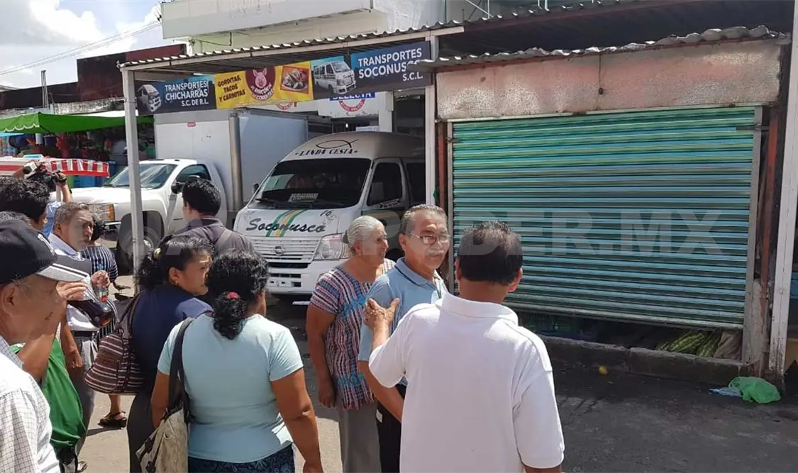 Líderes de comerciantes se apropian y venden espacios