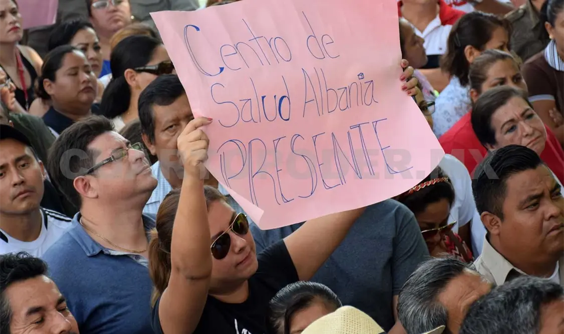 Adeudan 883 mdp a trabajadores de salud