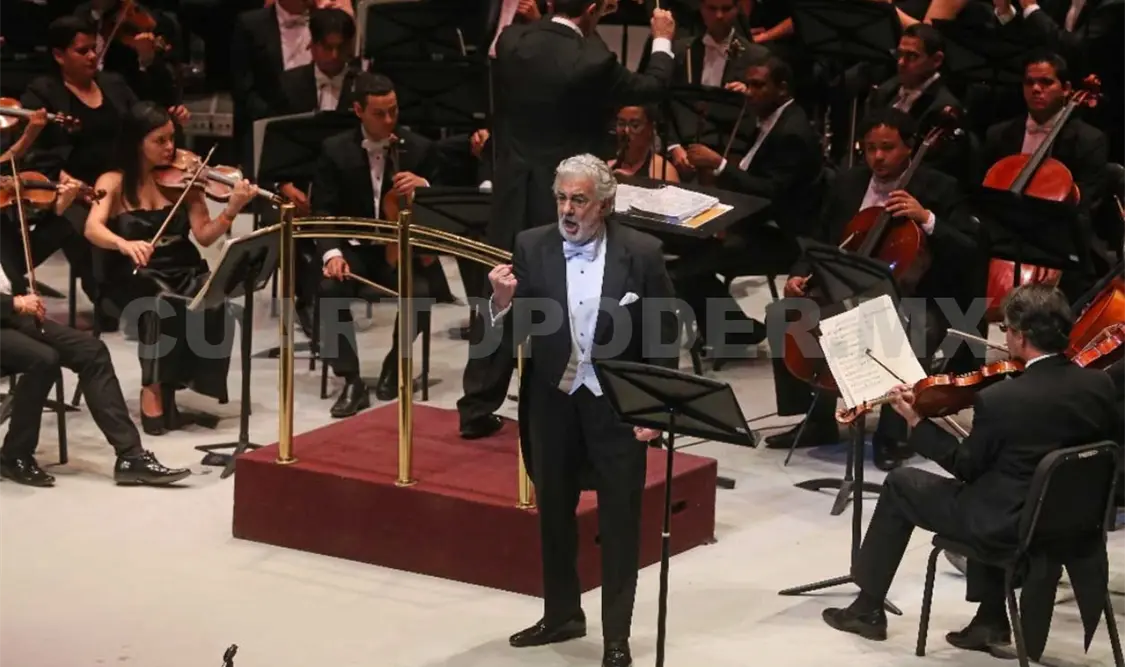 En el acto se dijo que en un futuro se podría crear una cátedra Plácido Domingo. Cortesía