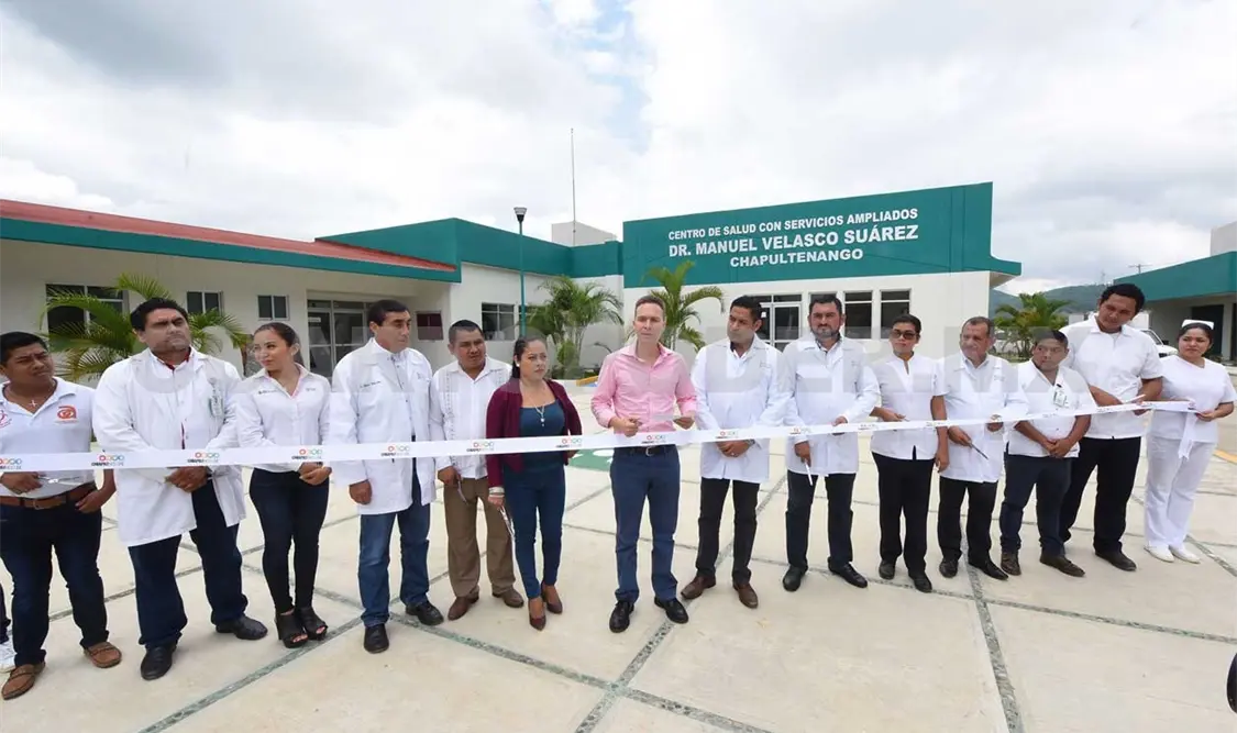 Inaugura Velasco Centro de Salud en Chapultenango