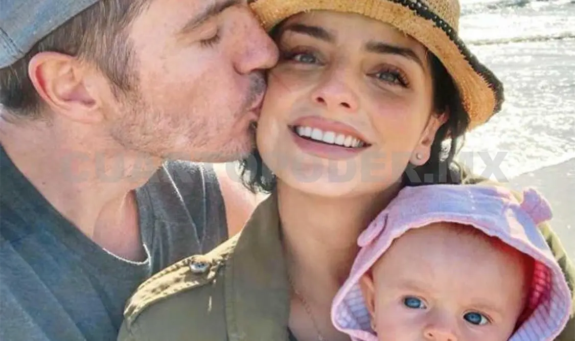 Derbez y Ochmann posan con su bebé