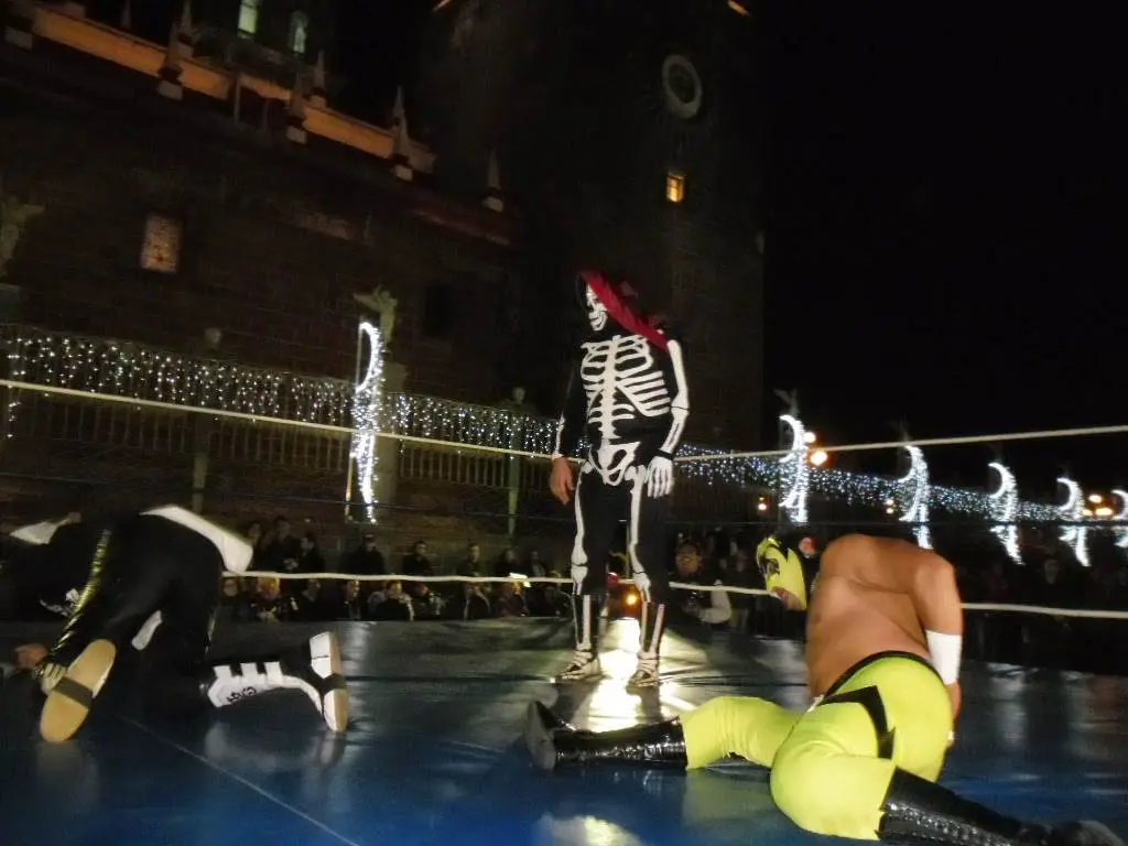 En medio de todos estos festejos por el Día de Muertos, también se confirmó a La Parka para la función en Tapachula. Cortesía