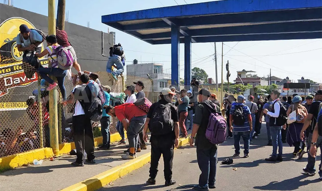 Critican que grupos de migrantes hayan ingresado al país en forma violenta e ilegal. Rafael Victorio. CP