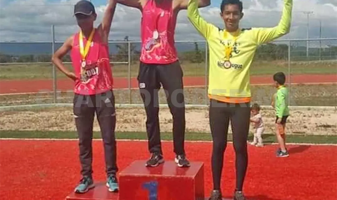 Atletas de Villaflores destacan en competencia