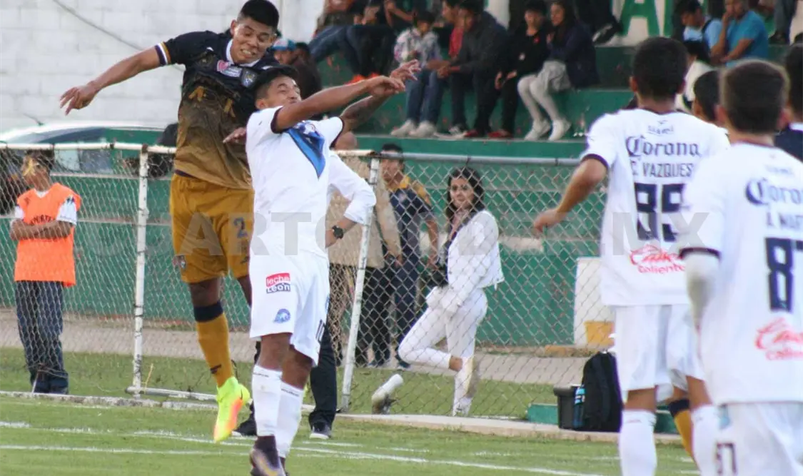 Los dirigidos por Casanova comenzaron ganando el partido, pero al final solo les alcanzó para el empate. Cortesía