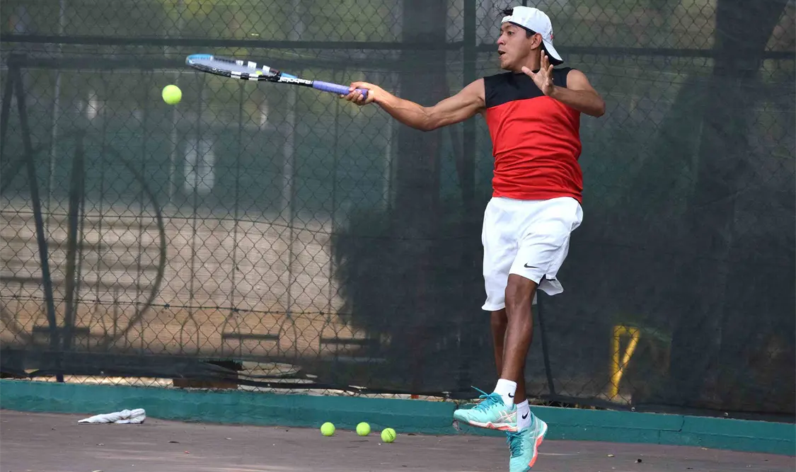 Los tenistas participaron en las categorías Varonil, Veteranos, Femenil, Mixto, Tenis 10, Tenis y 10 minis. Guillermo Ramos / CP