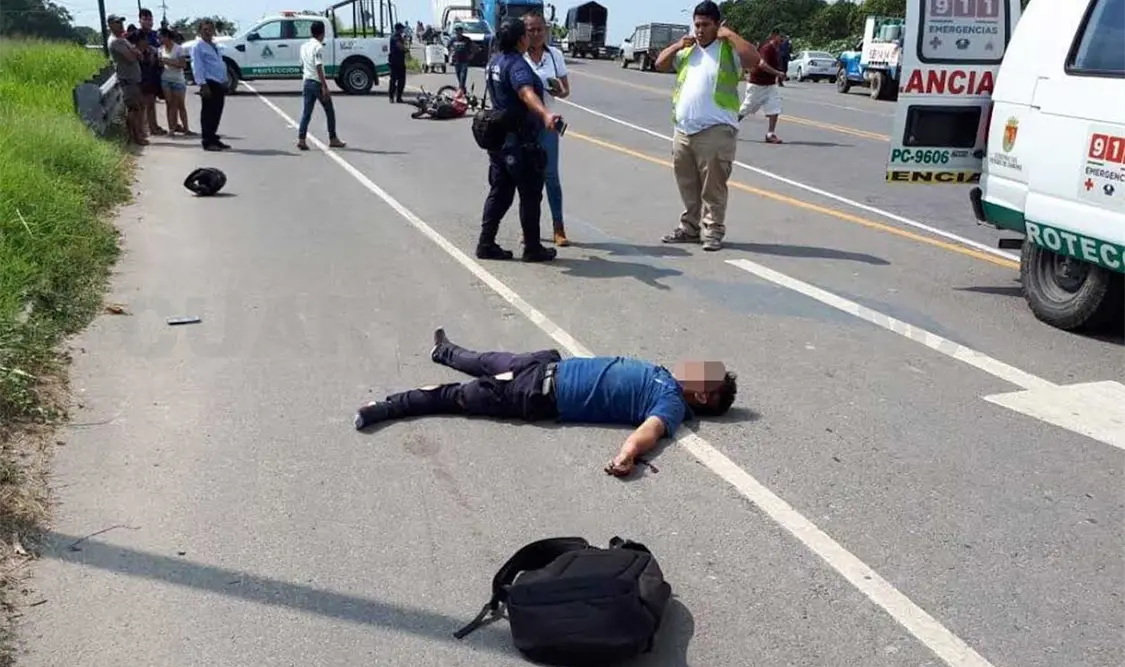 El joven motociclista perdió la vida de forma instantánea al impactar contra el camión de gas. Rafael Victorio / CP