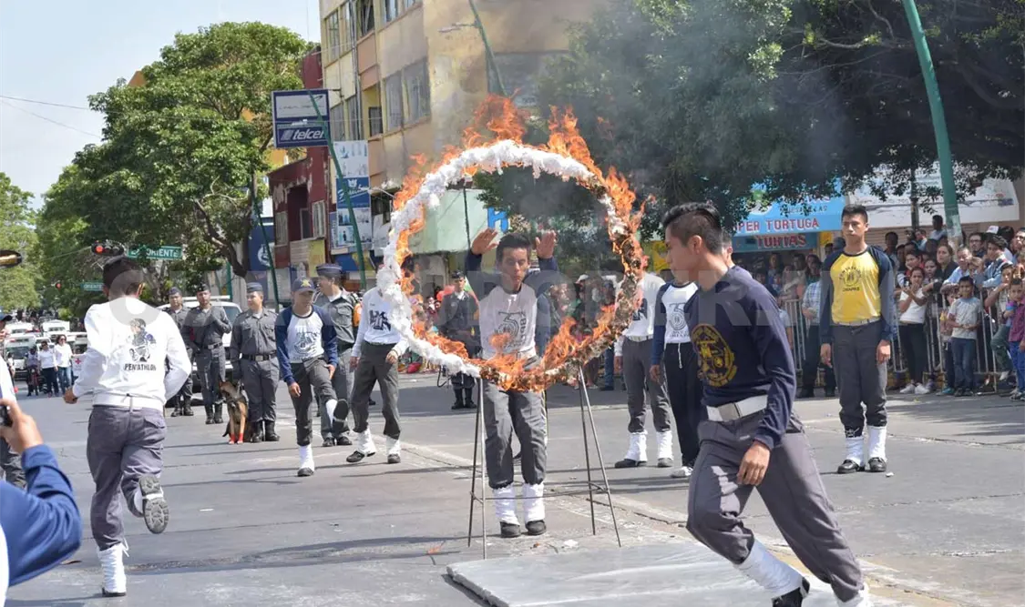 Elementos se alistan para desfile deportivo