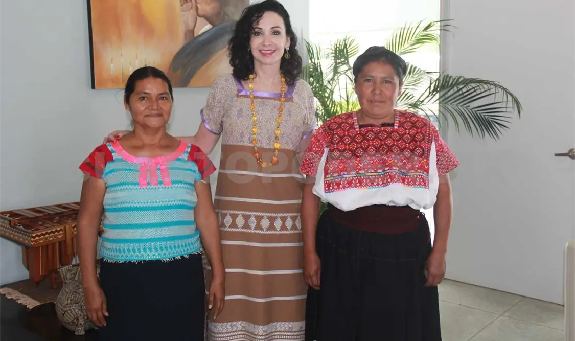 Ganan mujeres Premio Nacional Artesanal