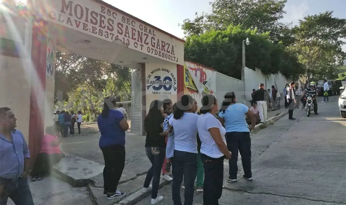 Interinos toman Conejobus y oficinas educativas