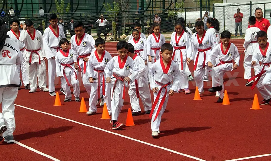 AMMDK aplica Examen a Cintas Negras en SCLC