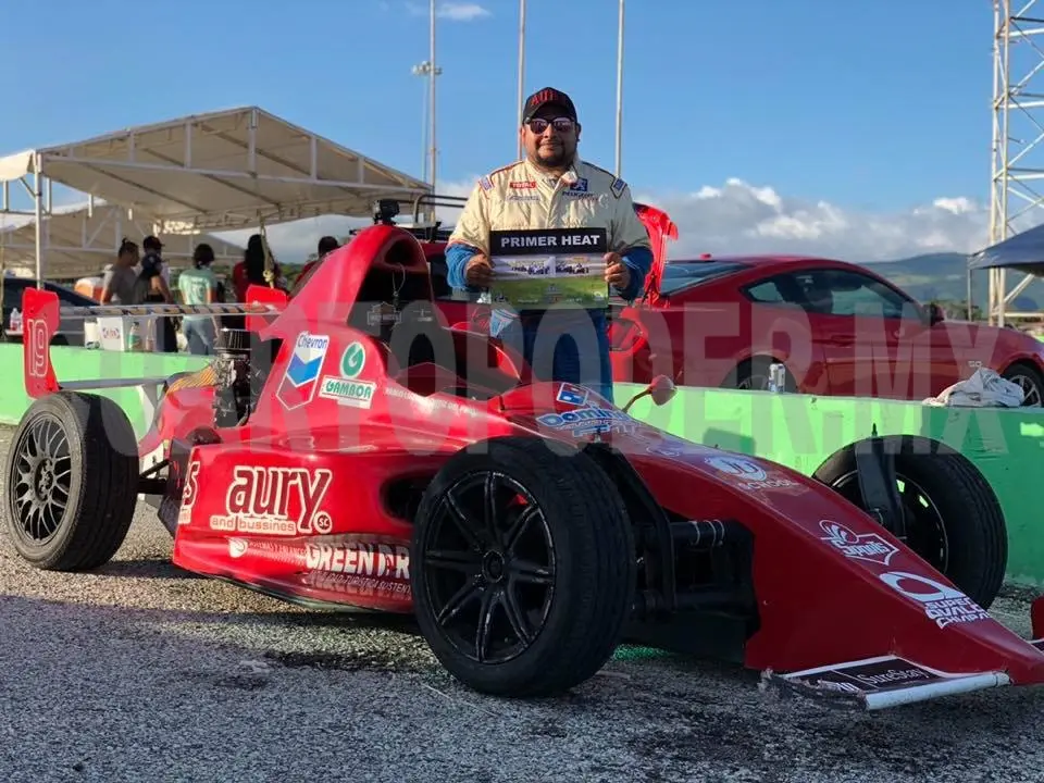 En el primer heat de la fecha anterior, Pablo Ortíz lideró la prueba y aprovechó el contacto entre los monoplazas de las escuderías JaguaRT I y Forza R. Cortesía