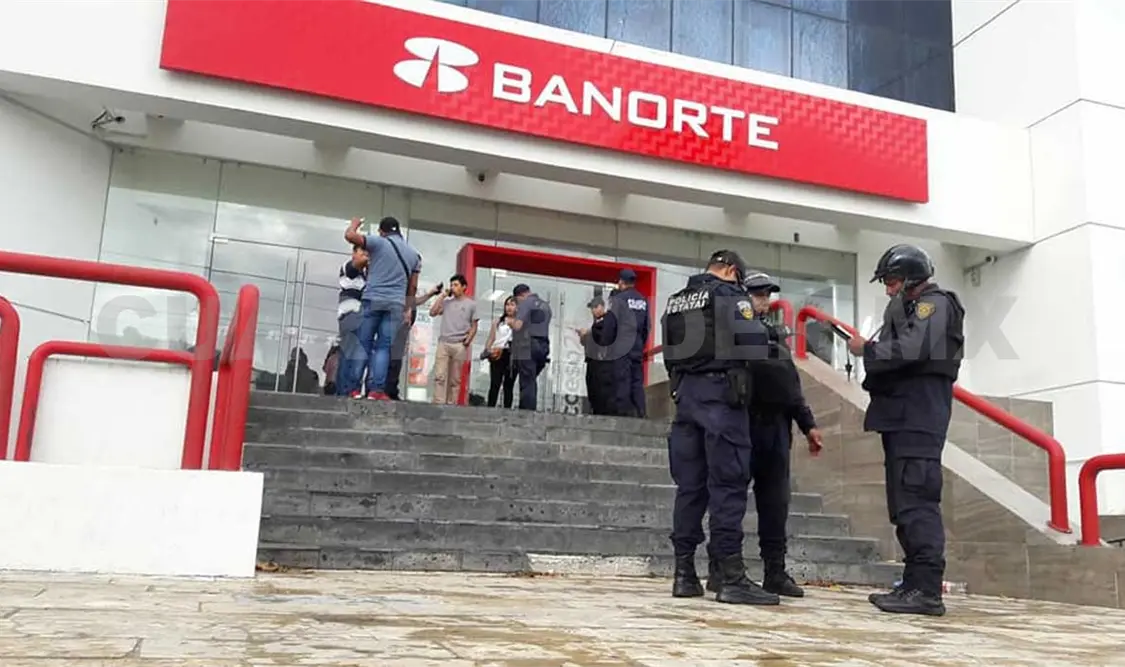 Arrebatan 180 mil pesos a empleados de gasolinera