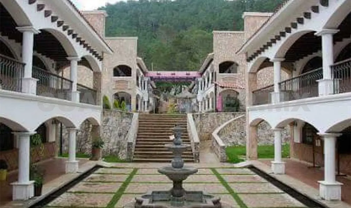 Denuncian a rector por malos manejos en Unich