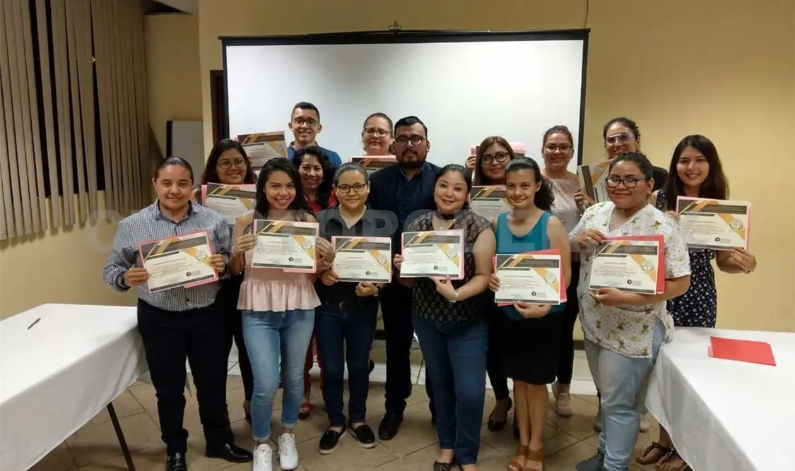 Psicólogas concluyen curso de actualización