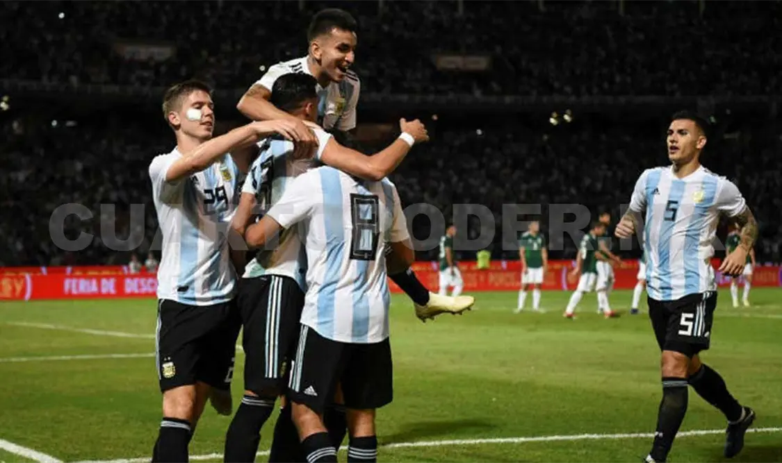 Argentina derrota a México 2-0