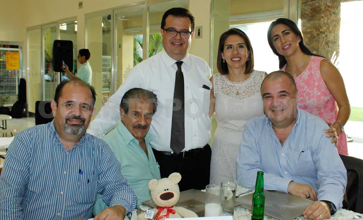 Festejo de hermanitos