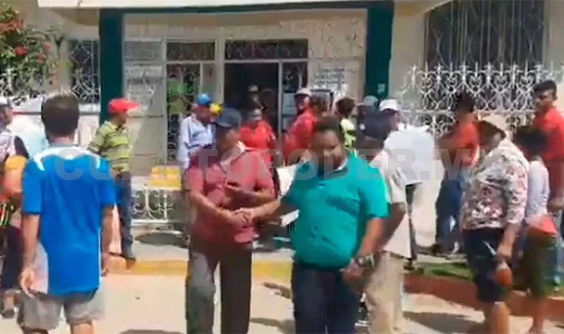 Los inconformes señalaron que de no ser atendidos tomarán severas represalias, como es el la toma de las instalaciones. Noel Vázquez / CP