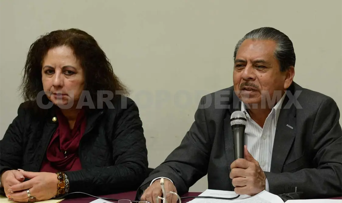 La directora del Museo de la Marimba y el cronista José Luis Castro Aguilar. Darwin Mendoza