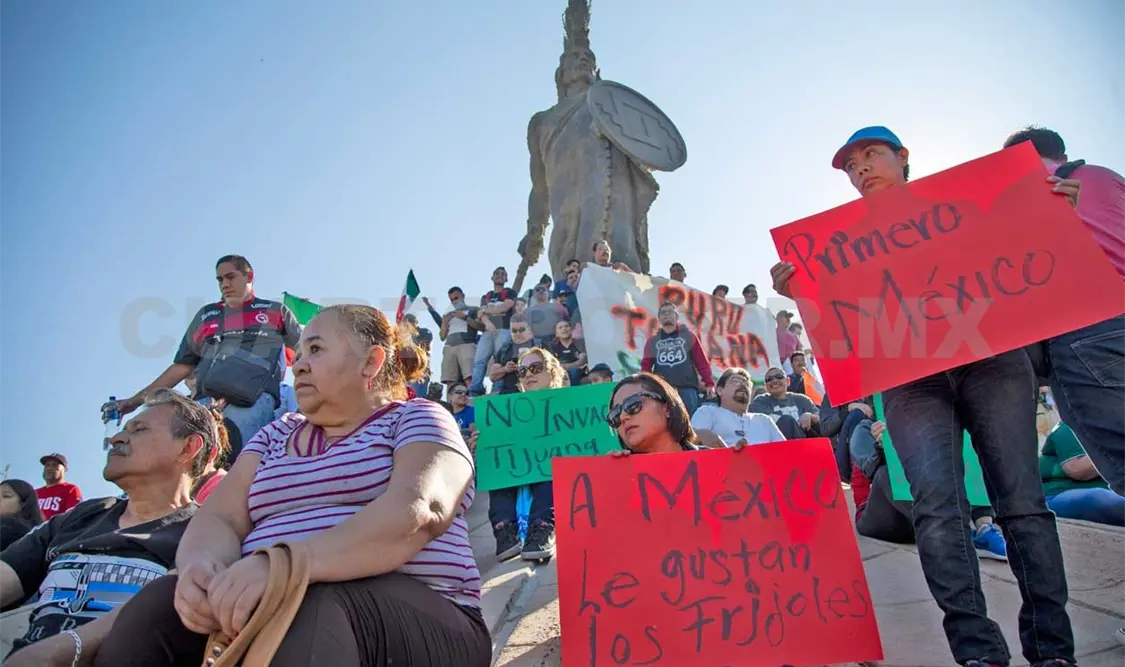 Protestan a favor y en contra de migrantes
