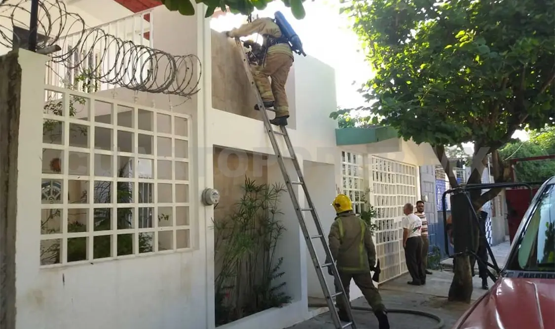 Corto circuito provoca incendio de domicilio