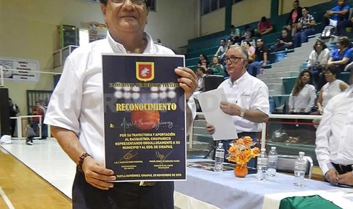 Homenajean a leyendas del basquetbol