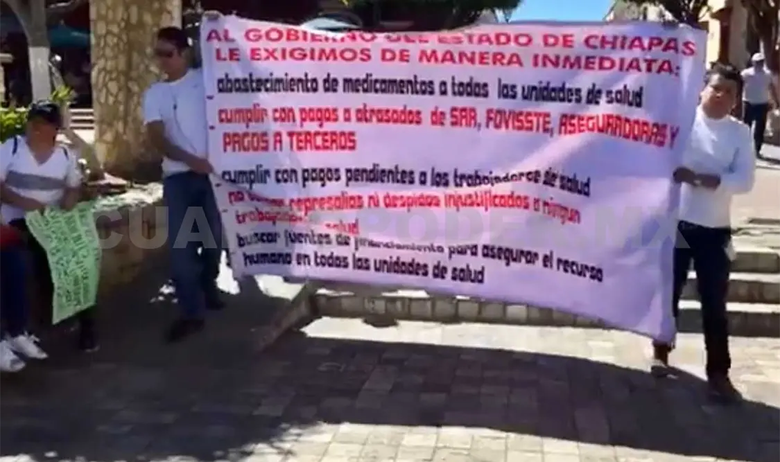 Sector Salud bloquea carreteras