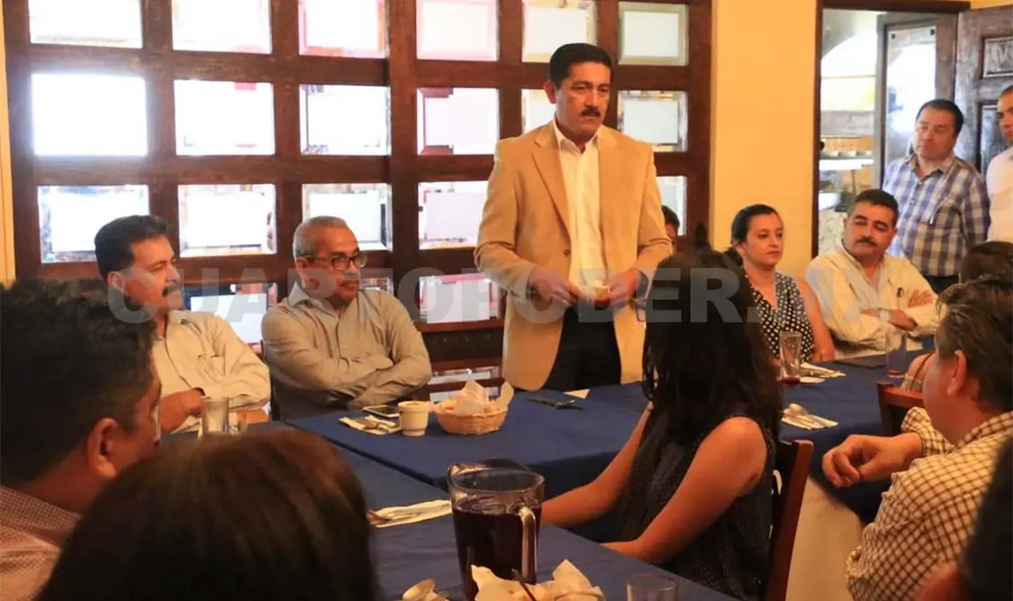 Académicos respaldan a Enoc Hernández Cruz
