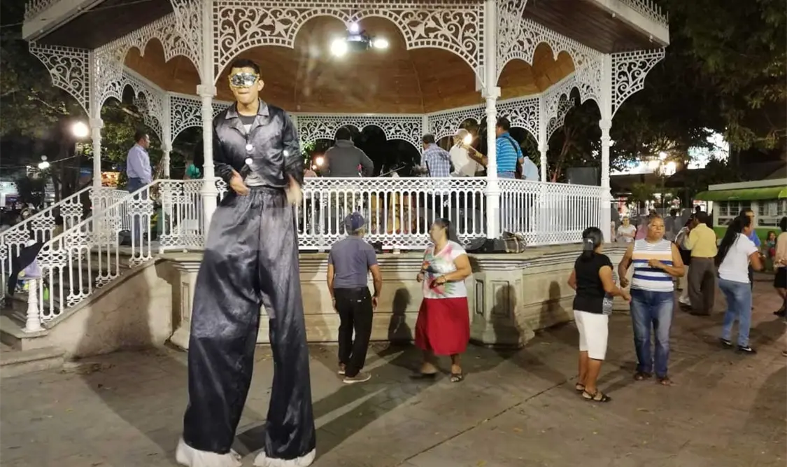 Fabián, el arlequín con sueño de ingeniero