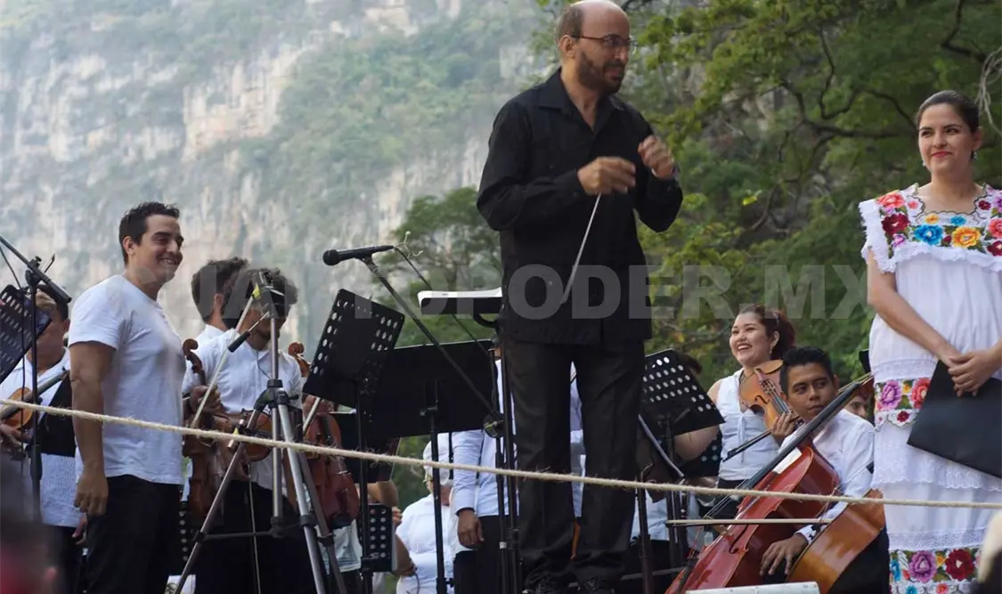 Roberto Peña pide consolidar a la orquesta