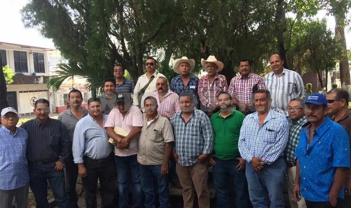 Exigen participación en reconstrucción de vía
