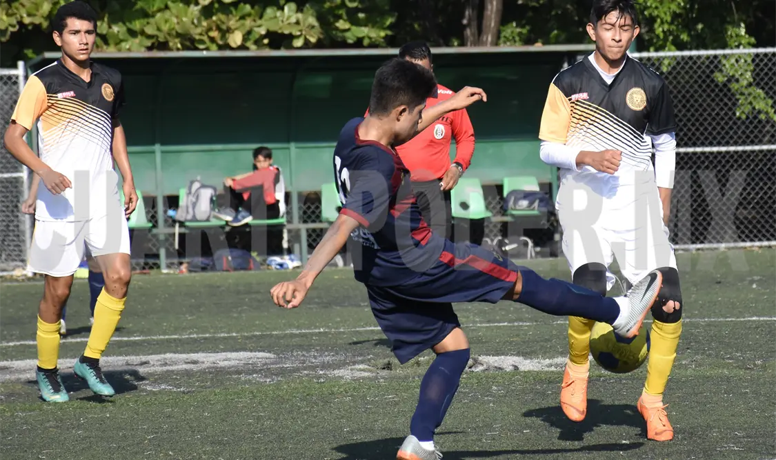 El líder del torneo Boca Juniors venció a Rayos de la ESE con marcador de 3 goles a 0, clasificando a la semifinal del torneo. Guillermo Ramos/CP