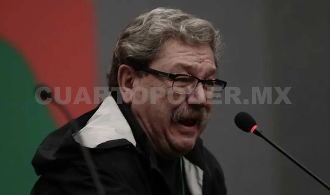 Llego como encargado de despacho del FCE: Taibo II