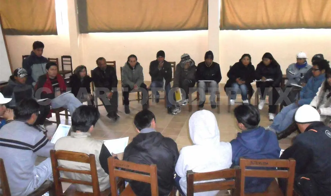 Unen esfuerzos para orientar a los jóvenes