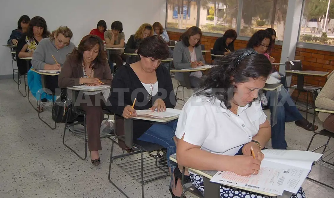 Docentes regresan a clases en el Cobach