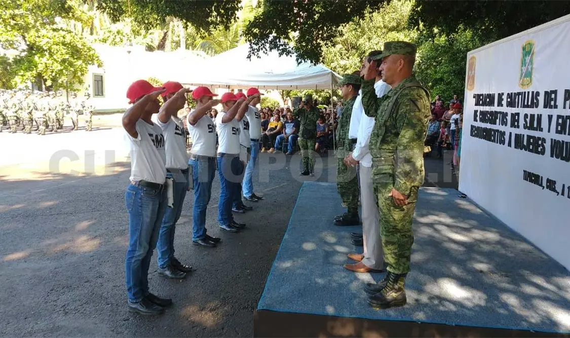 Entrega Sedena cartillas del Servicio Militar
