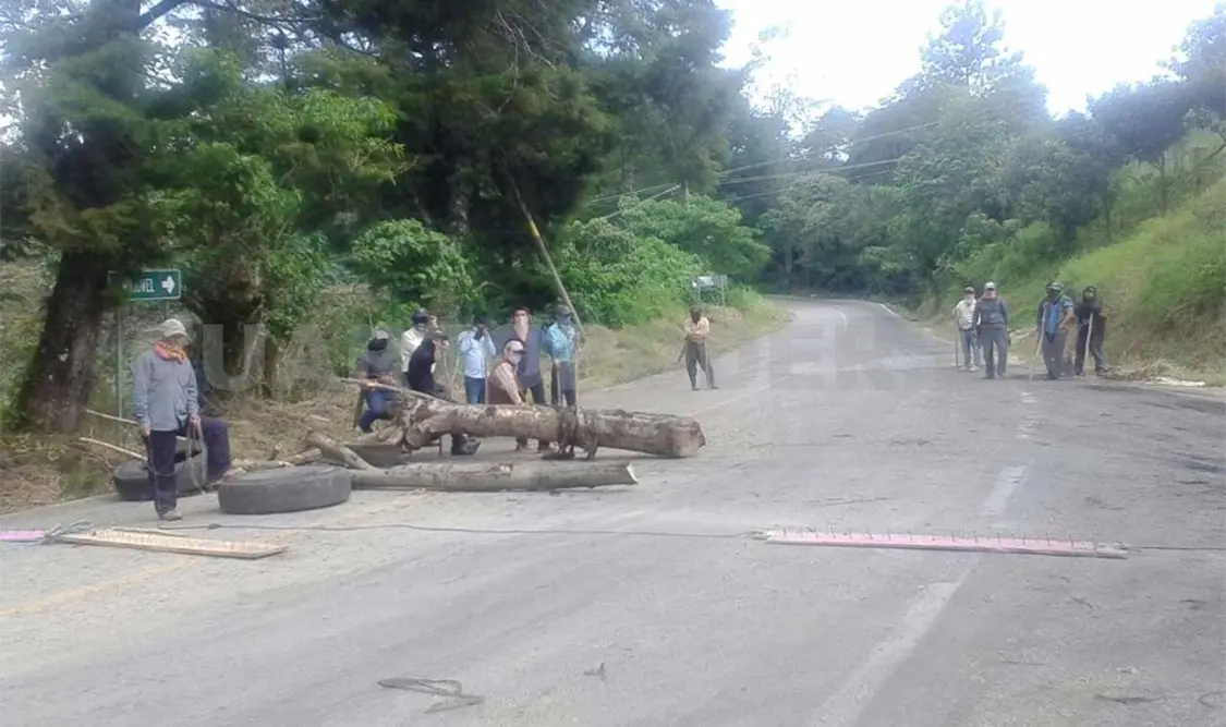 Pobladores vandalizan alcaldía de El Bosque