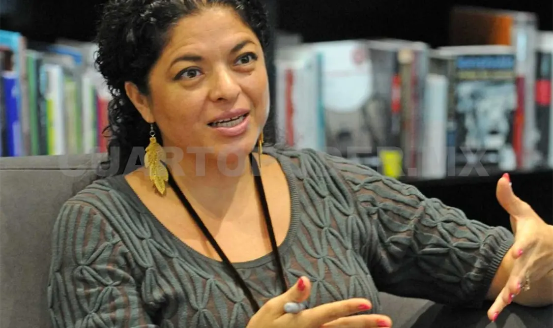 Alejandra Frausto recibió la Secretaría de Cultura tras la toma de protesta del presidente Andrés Manuel López Obrador. Cortesía