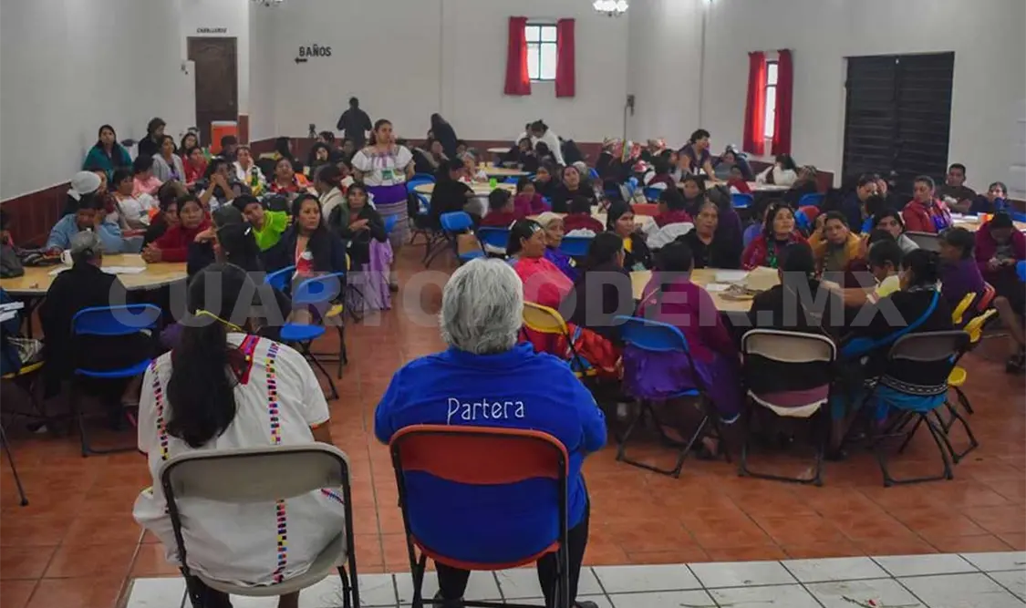 Parteras de Chiapas exigen respeto