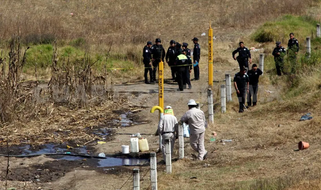 Se registra choque entre policías y ladrones de combustible