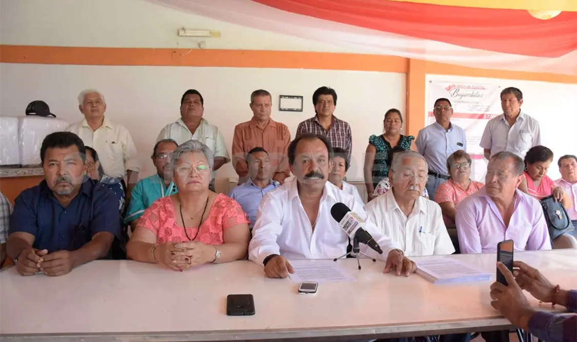 Piden pago de adeudo de bonos 2016 al 2018