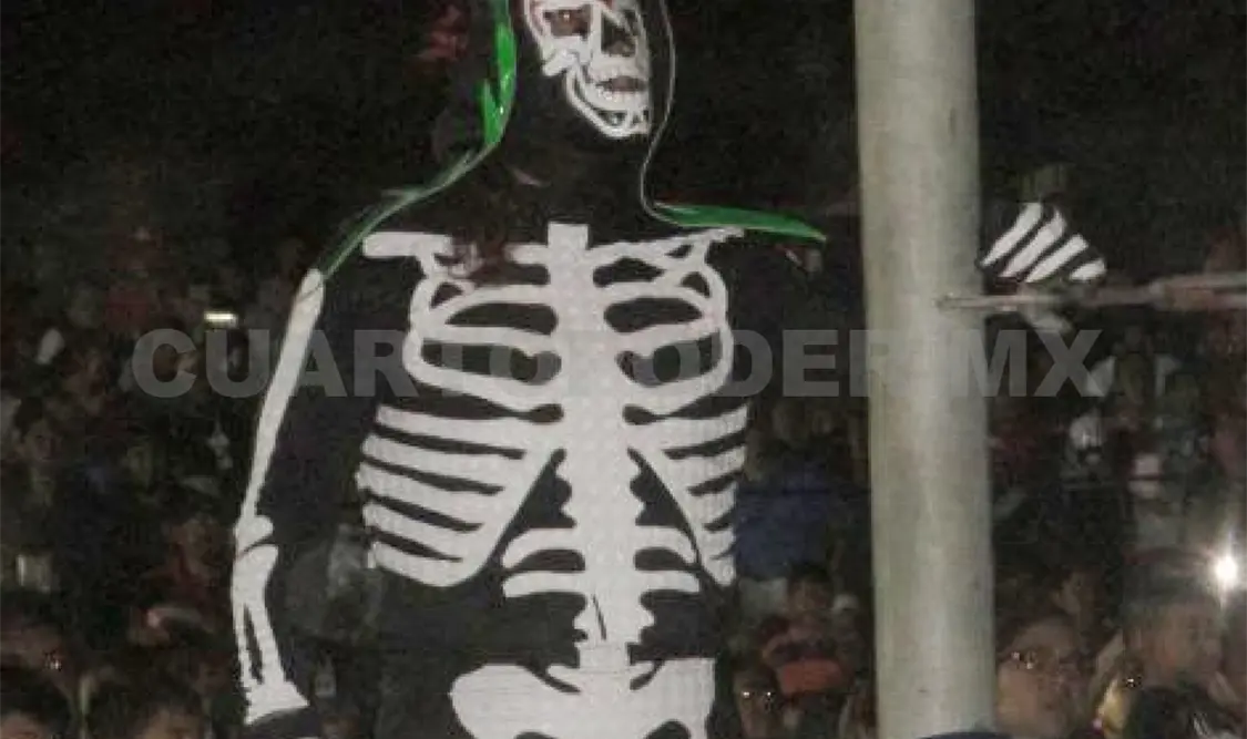 Entre los elementos locales destaca Turipache 2000, que hará pareja con Bat Fly, para enfrentar a luchadores de la Tres Veces Estelar. Cortesía