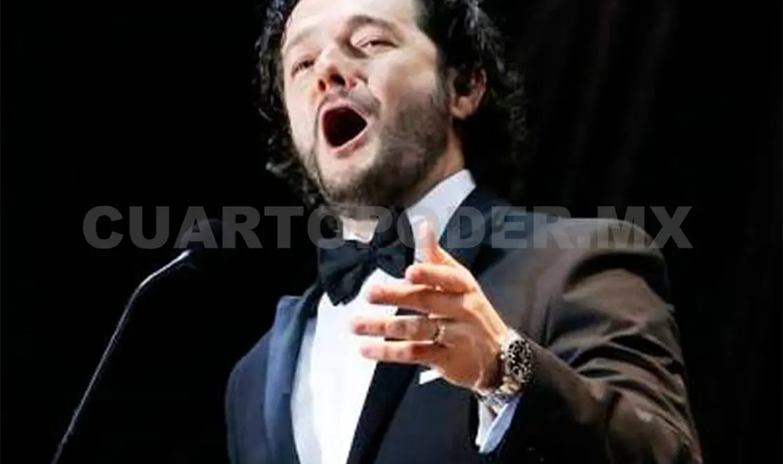En uno de los conciertos del tenor Arturo Chacón. Cortesía