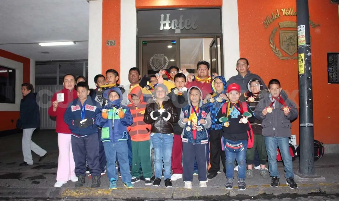 Obtiene escuela de Tae Kwon Do 29 medallas