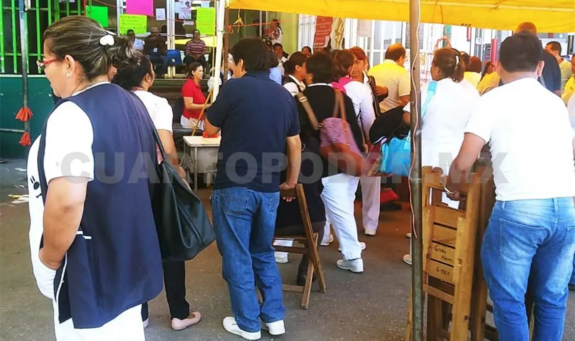 Integrantes del Sntsa levantan paro laboral