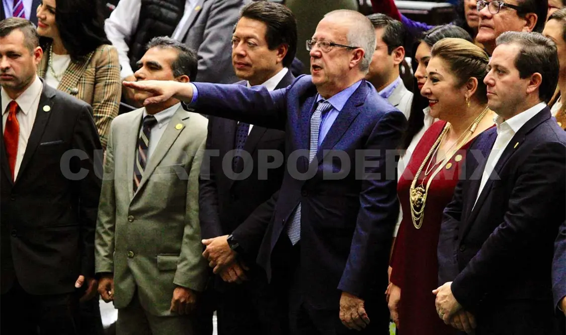 Carlos Urzúa Macías rinde protesta como secretario de Hacienda