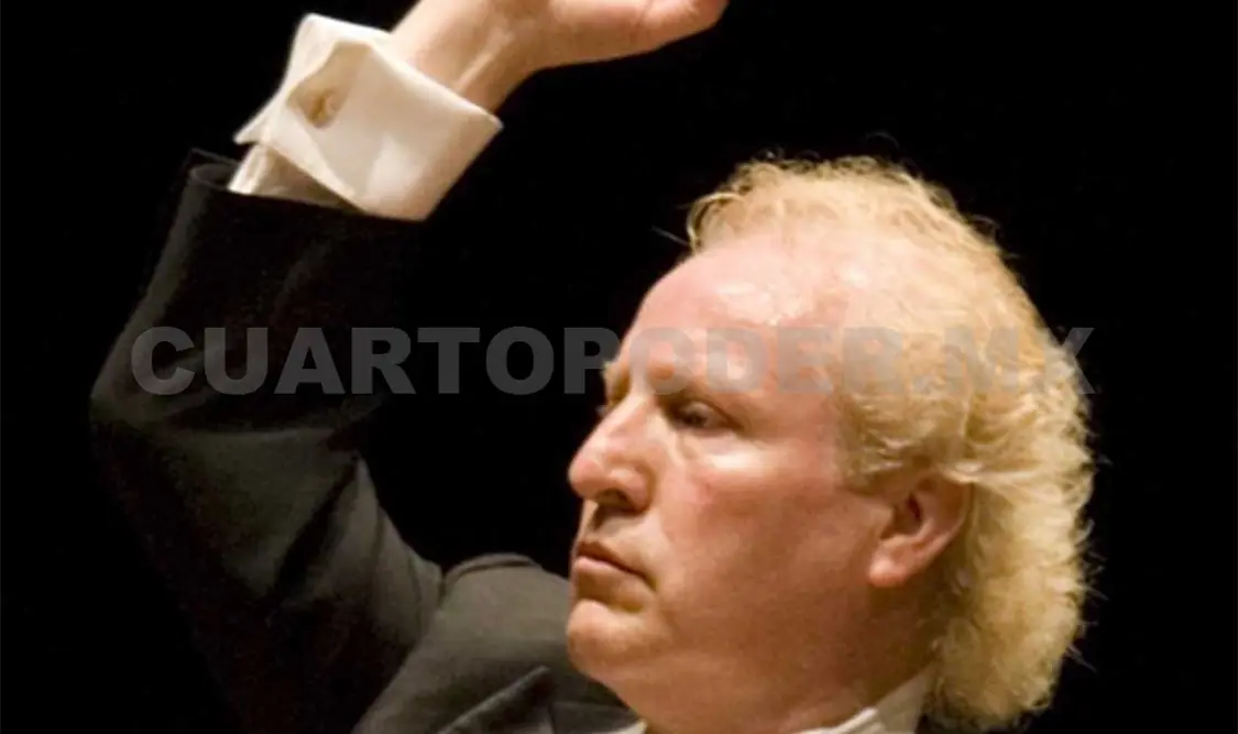El director de orquesta se le quebró la voz durante su discurso de aceptación del reconocimiento. Cortesía